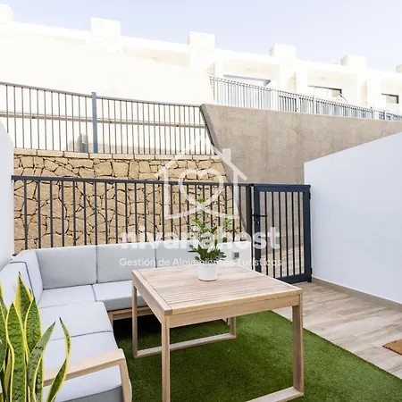 Sea Breeze El Medano, By Nivariahost Casa vacanze *